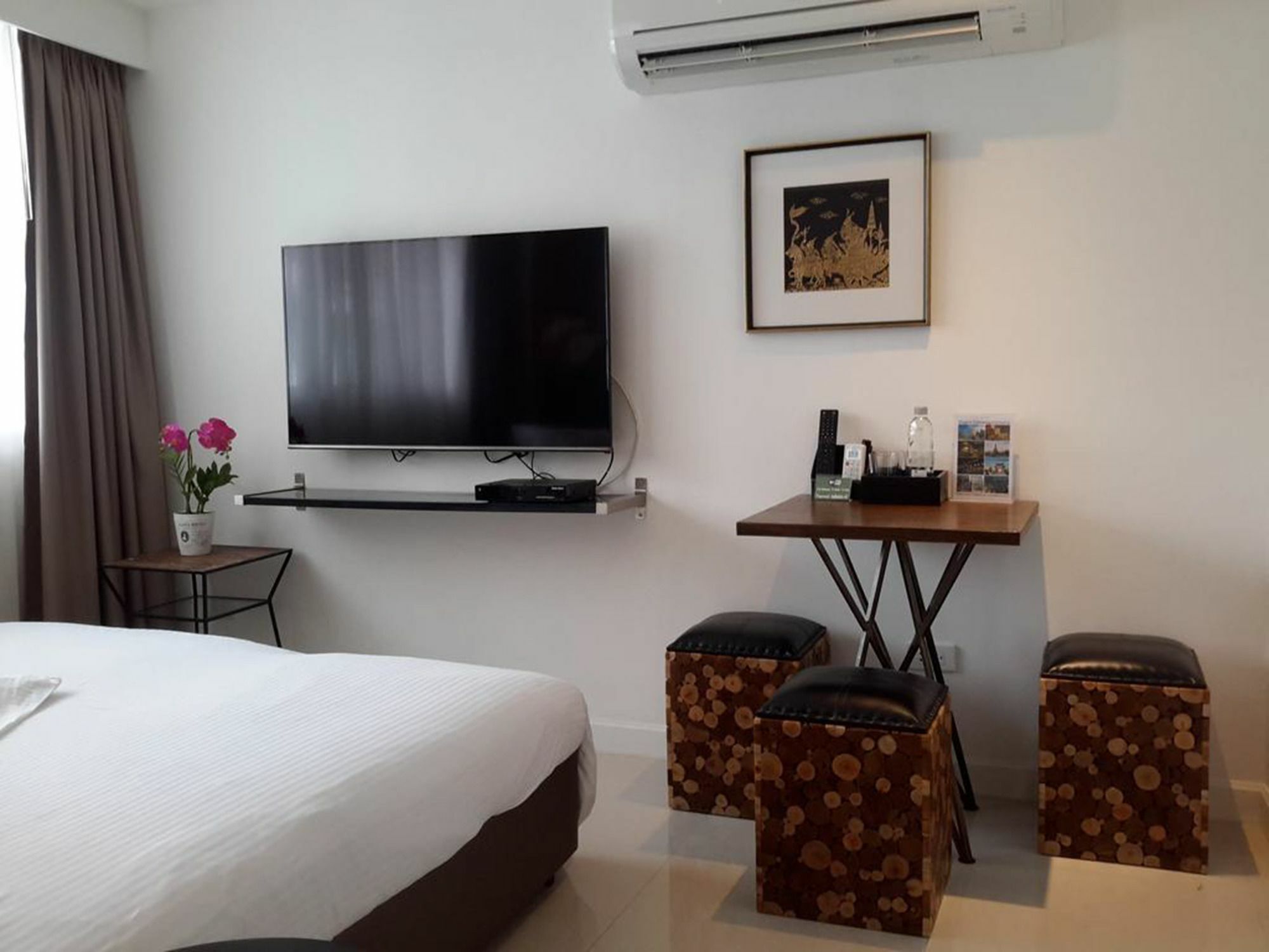 Check In Saladaeng (Adults Only) Hotel Bangkok Bagian luar foto