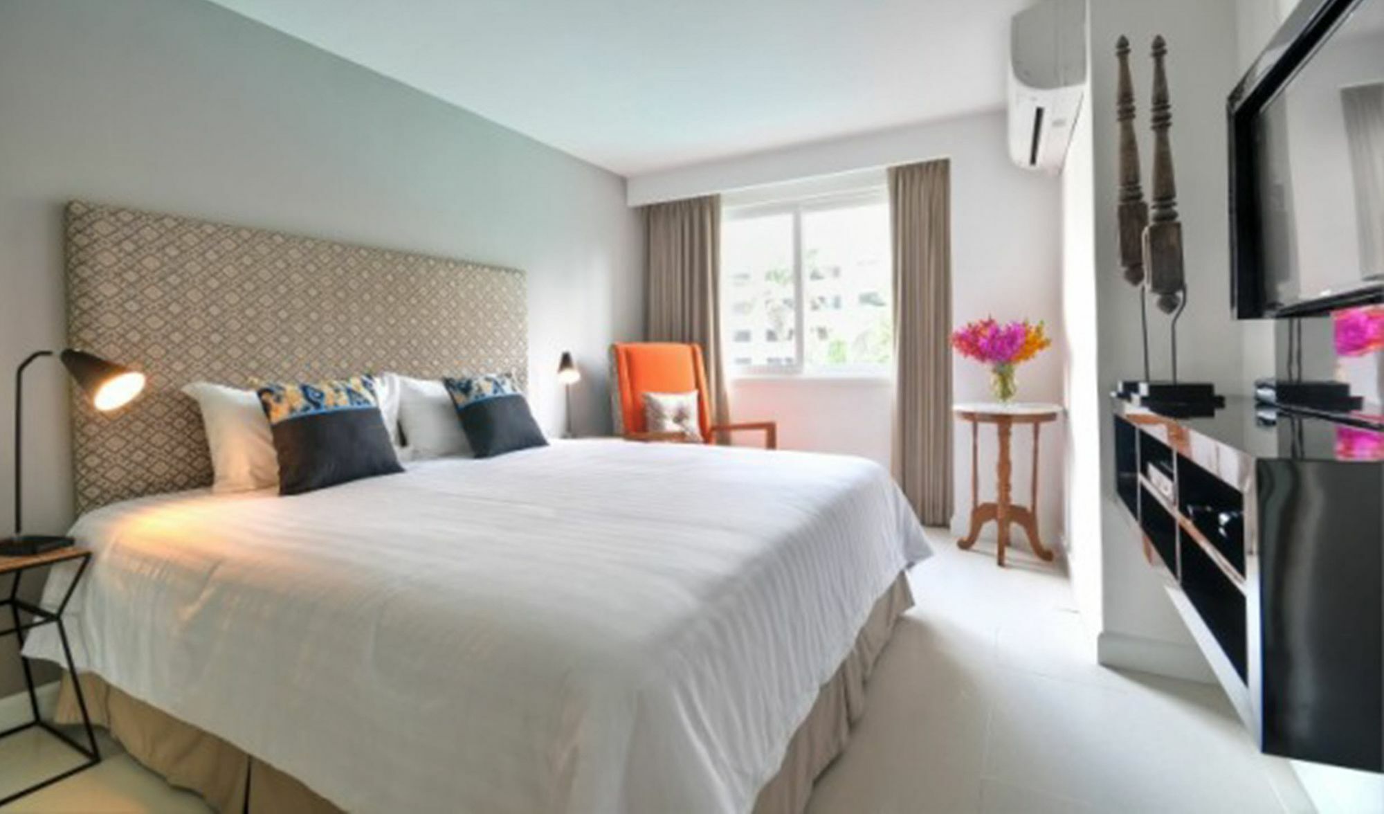 Check In Saladaeng (Adults Only) Hotel Bangkok Bagian luar foto