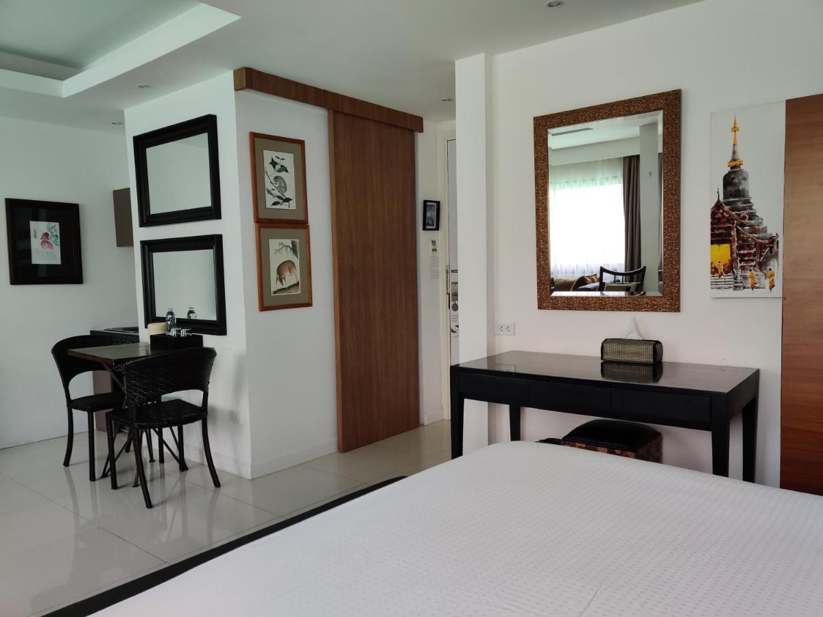 Check In Saladaeng (Adults Only) Hotel Bangkok Bagian luar foto